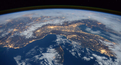 ​`Vliegende zonnetapijten kunnen energieprobleem oplossen`