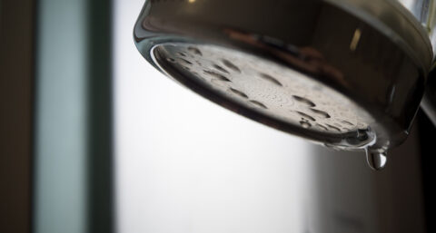 ​Is het warm buiten? Pas op voor legionella