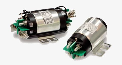 ​Dubbel besparen door uitvoering uniek tweepolig vermogensrelais