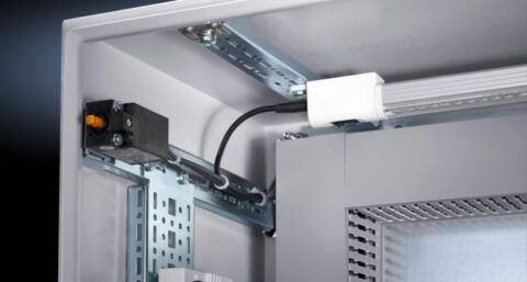 Rail voorkomt extra mechanische handelingen bij interieur installatie