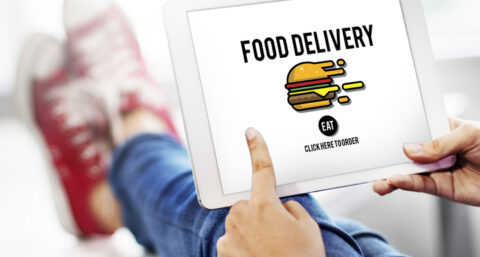 Robot bezorgt eten bij klanten