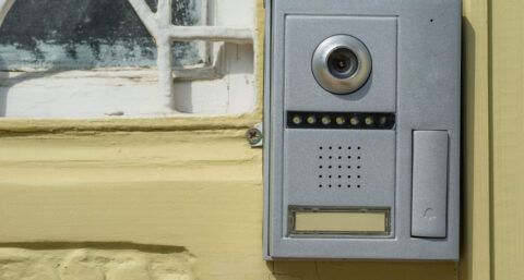 ​Bedraad intercomsysteem wel zo bedrijfszeker