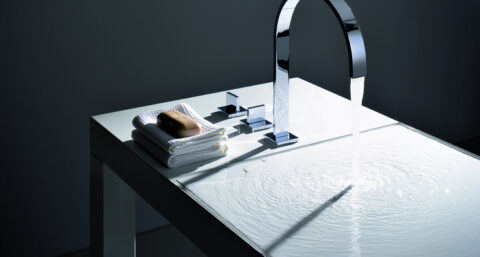Geglazuurd metaal maakt wastafeldesign veelzijdig