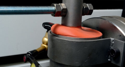 Rubberen doorvoeringsysteem kan schokken aardbeving opvangen