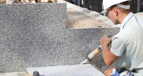 Vaklieden krijgen hulp van krachtpatser