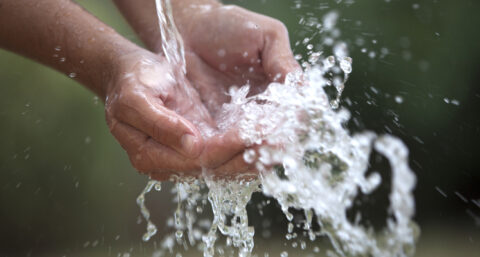 Minder bacteriën op de kraan door infraroodcontact