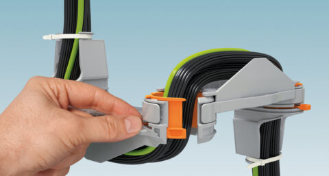 Voorkom schade aan kabels en aders bij schakelkastdeuren