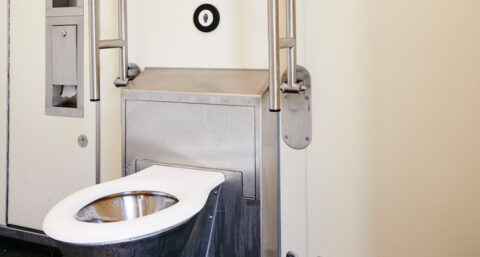 Zelfreinigend toilet ook beschikbaar voor publieke ruimte