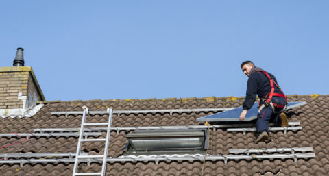 Asbest eraf, zonnepanelen erop