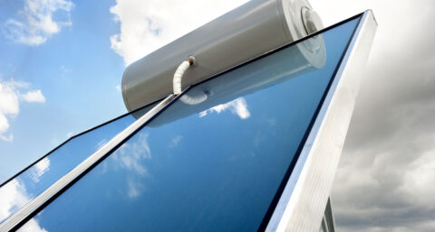 Zonneboiler bespaart meer dan zonnepanelen