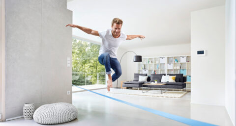 Bedien jouw huis vanaf de bank met Busch-free@home Wireless