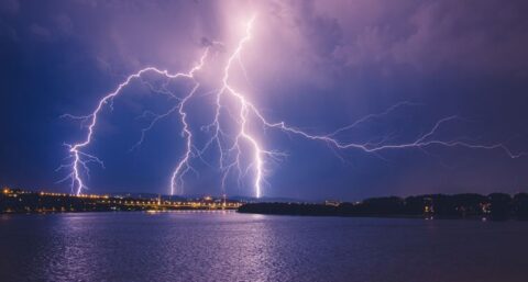 ​Kunstmatige onweersbuien alternatief voor windmolens?