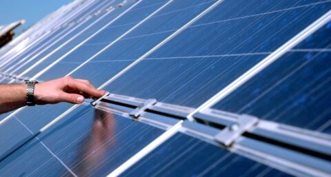 Laagje polysilicium maakt zonnecellen efficiënter