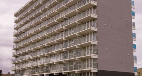 ​Energieneutrale portiekwoningen uit de jaren zeventig. Het kan dus toch!