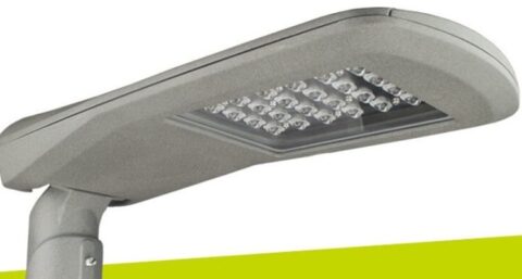 Saled laat met nieuw led-armatuur zien wat het onder circulariteit verstaat