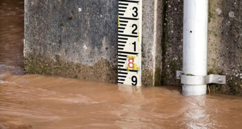 Waterstopper houdt hoog water buiten de deur