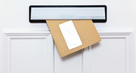 Tocht door brievenbus veroorzaakt overlast