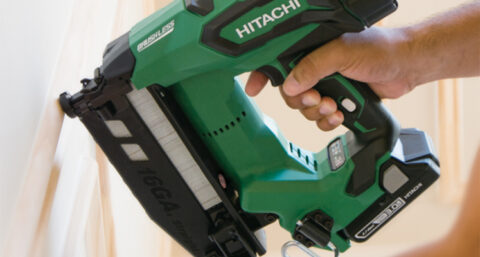 Minder onderhoud met accuspijkermachines