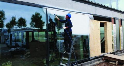 Bescherm gevoelige materialen op de bouwplaats met folie uit verfspuit