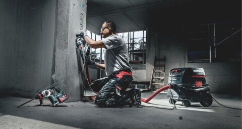 Krachtige muursleuffrees freest complete muursleuven in één werkstap