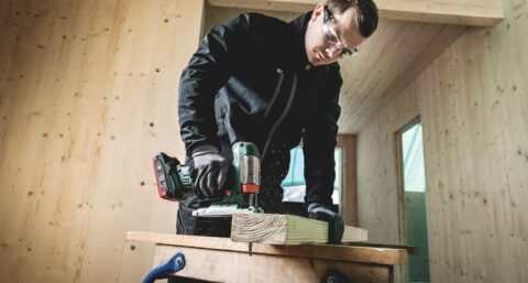 Zagen zonder snoer met twee nieuwe accu-decoupeerzagen