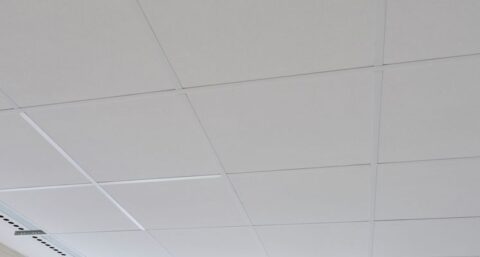 Innovatieve laklaag ophangsysteem zorgt voor egale kleur plafond