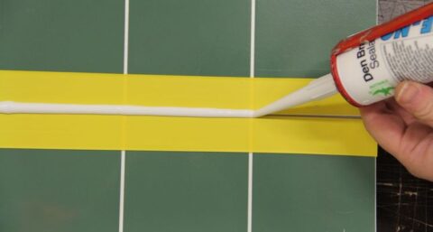 Wandbekleding met tegelmotief alternatief voor (opnieuw) betegelen