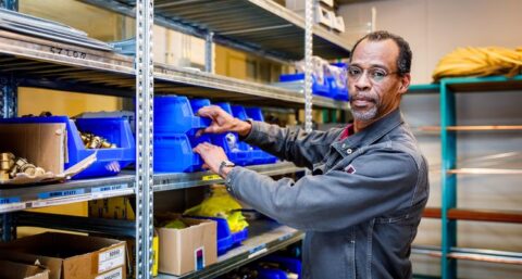 50-plussers weer aan het werk in de techniek