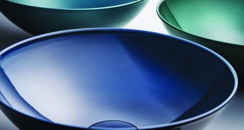 Shaping surfaces: nieuwe waskommen van geglazuurd staal