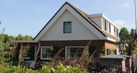 Hitte heeft ook invloed op kunststof gevelplaten