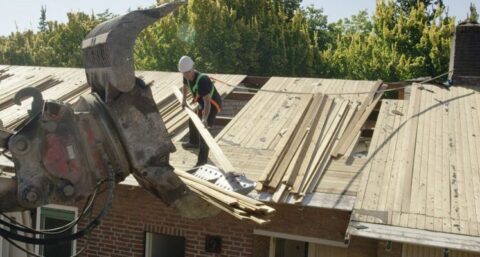 100 jaar oud hout in nieuwe dakramen
