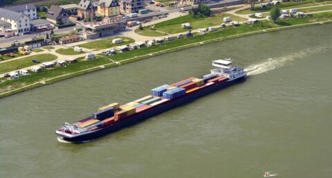 Continuïteit bouwproces in gevaar door laag waterpeil Rijn