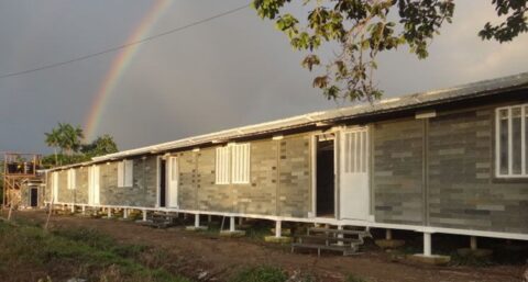 Colombiaans bedrijf bouwt nieuwe huizen van gerecycled plastic