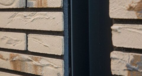 Speciale afbouwplaat verdubbelt productiecapaciteit prefab NOM-gevels