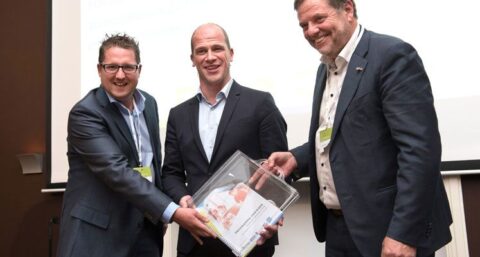 VLA & TVVL reiken Rapport PvE Gezonde Kantoren uit aan Samsom