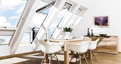 Extra grote dakramen van ruim 2 m2 brengen licht in huis