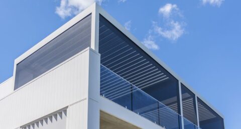 Optimaal buitencomfort met windbestendige terrasoverkappingen