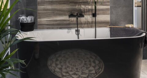 Slimme oplossing voor vrijstaand bad