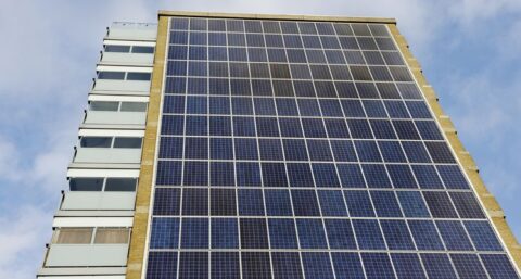 Woningcorporatie zet batterij in voor opslag zonnestroom