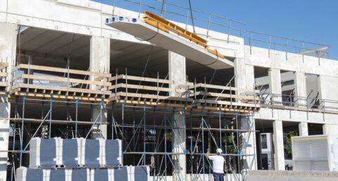 Prefab betonnen vloerplaten zorgen voor optimaal ruimtegebruik in nieuwe parkeergarage