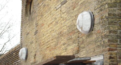 Daglichtbuis brengt daglicht ook door gevel