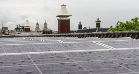 Amsterdam gaat fors inzetten op zonne- en windenergie