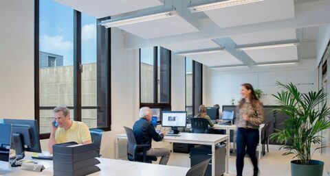 Akoestische oplossing Rockfon verlost reclamebureau Admix van geluidshinder