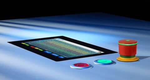 Eaton lanceert nieuwe, compacte `small E-stop` noodstopknop