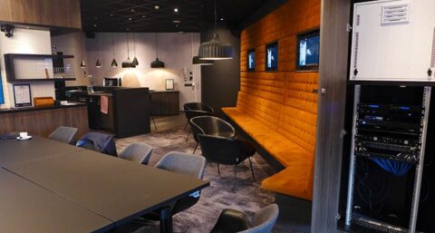 Panduit realiseert flexibele werkplekken met AV-oplossing in Philips Stadion