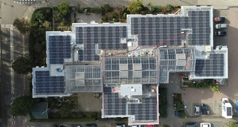 Eerste handreiking voor veilige plaatsing zonnepanelen bij appartementen
