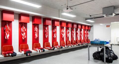 UV-C-licht in PSV-kleedkamers om corona te lijf te gaan