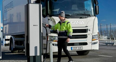 Scania, EVBox Group en ENGIE werken samen aan de elektrificatie van vrachtwagens en bussen in Europa