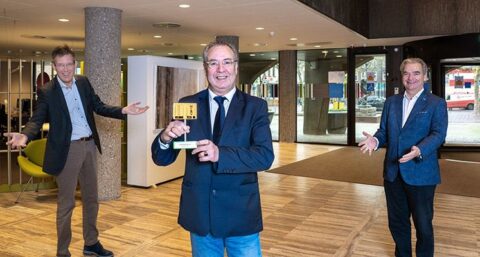 Zwolle ontvangt als eerste stad een Gouden Bakkie