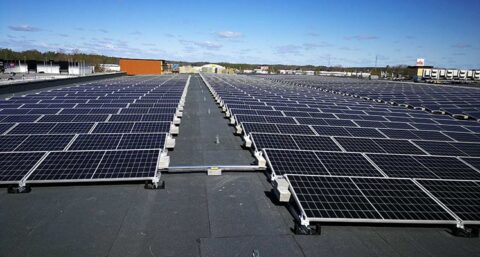 Bundeling van krachten: IBC SOLAR AG en Van der Valk Solar Systems zijn vanaf nu distributiepartners